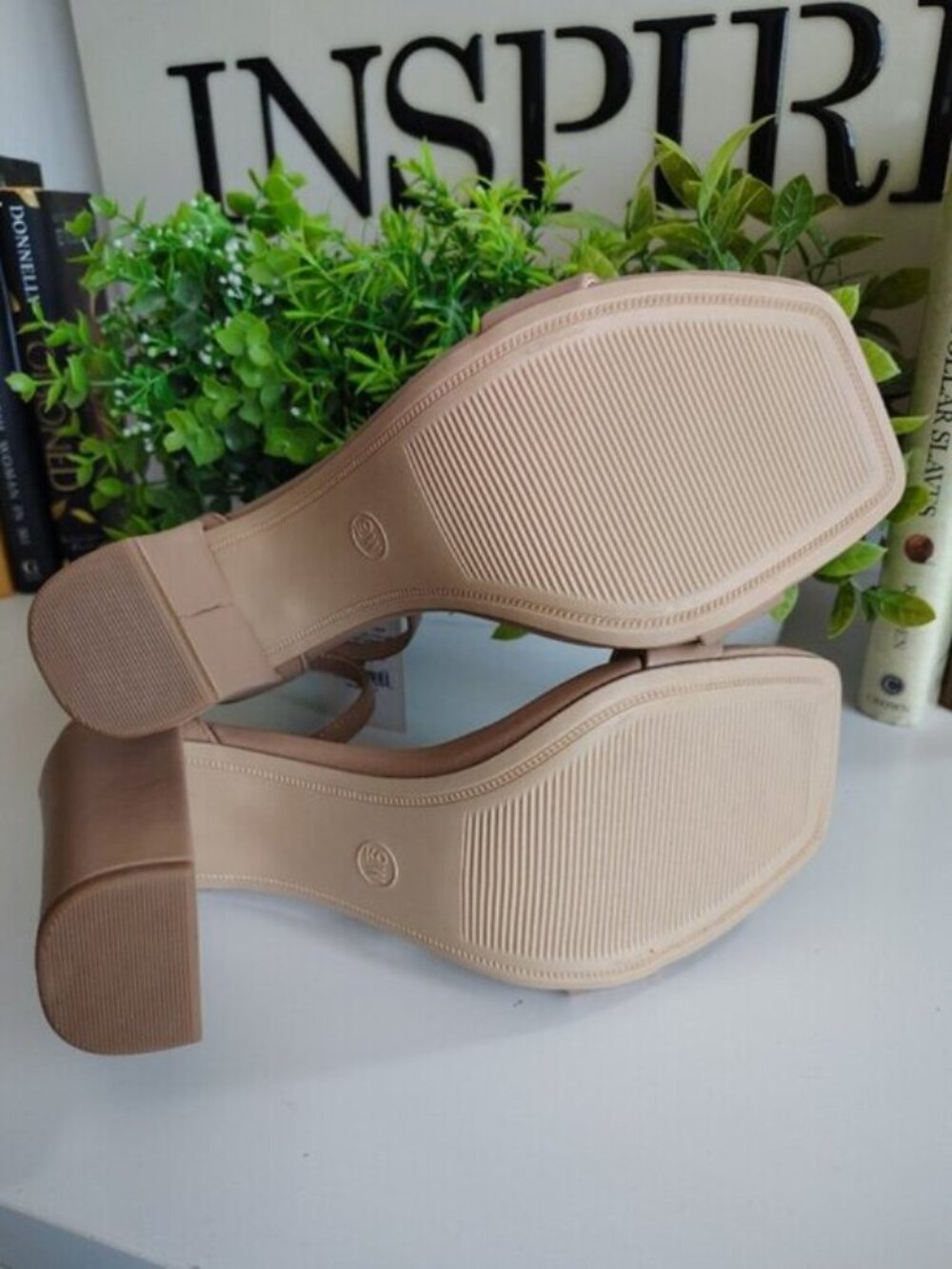 Ema High Block Heel Sandals Square Toe Taupe Women’s Size 9W NWT - Picture 4 of 6
